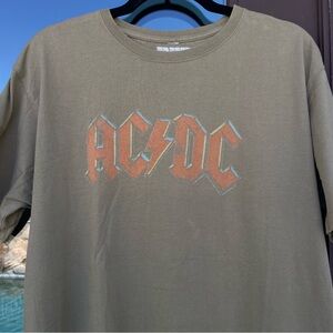 AC/DC Drab Green Graphic Tee L
